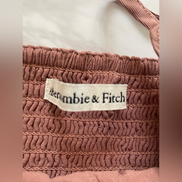 Abercrombie & Fitch V-Neck Cropped Tank Top in Dusty Rose Medium - Picture 3 of 5